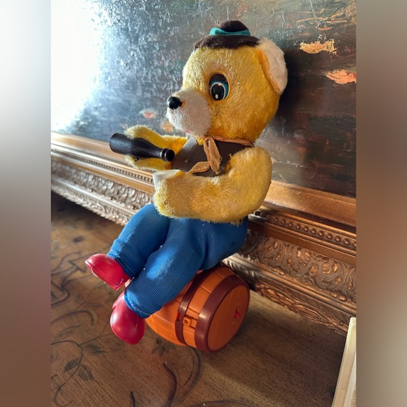 RARE Vintage Toys Battery Operated Picnic Bear Alps Japan Drinking WORKS Unique - Picture 6 of 8
